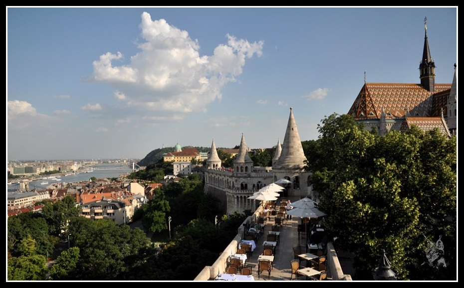 Budapest - Le chateau de Buda, le Bastion des pêcheurs et le Danube