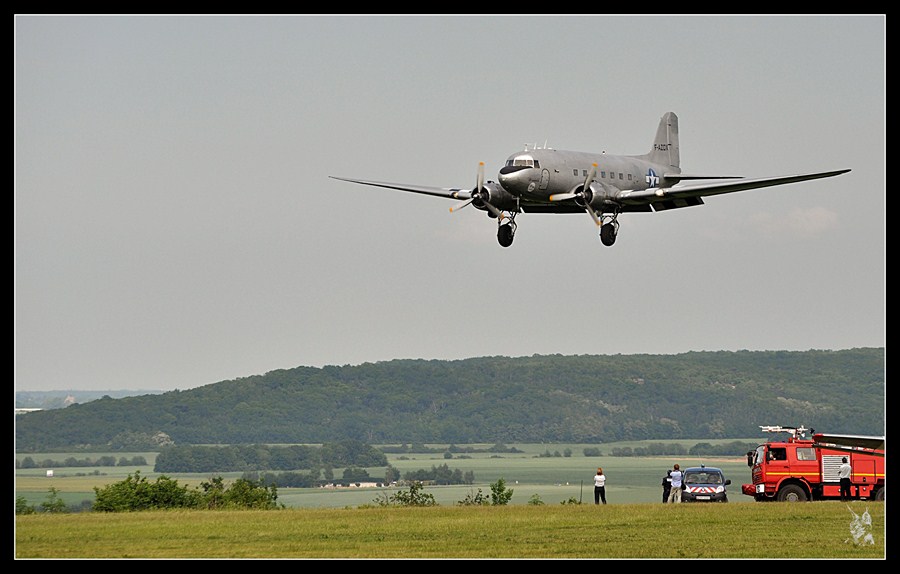 Meeting la Ferté Alais 2012 - Douglas DC-3 en finale