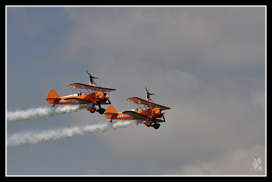 Meeting la Ferté Alais 2012 - Les WingWalkers et leurs Boeing Stearman 