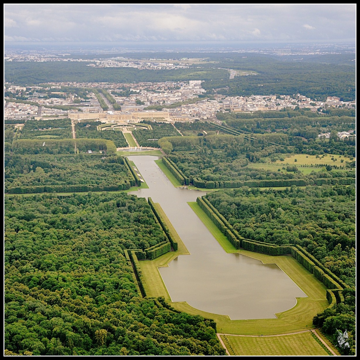 Vue aérienne du chateau de versailles, le Grand Canal - Versailles palace aerial photo