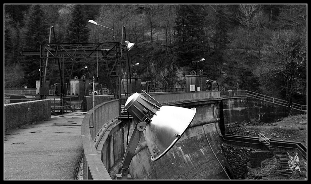 Barrage des Essarts, sur la Rhue