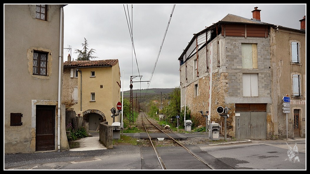 Ligne des Causses - Saint Rome de Cernon, le train dans la ville