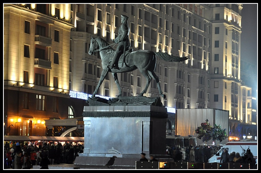 Moscou - Statue du Maréchal Joukov