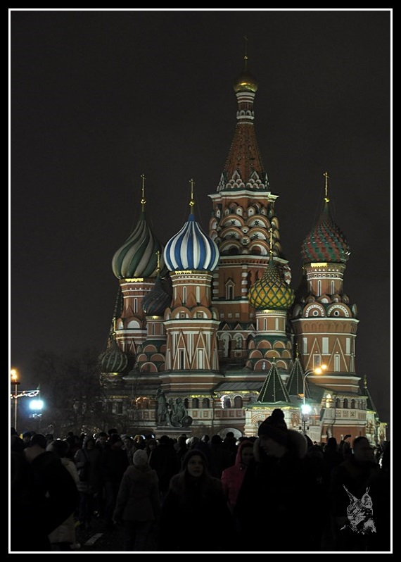 Moscou - La basilique Basile le Bienheureux de nuit