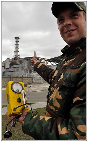 La radioactivité à 100 mètres du réacteur N°4 de Tchernobyl